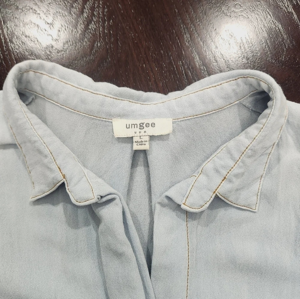 Umgee Women's Sky Blue Roll Up Tabs Sleeve Frayed Hem Button Up Shirt Size L - Picture 4 of 9